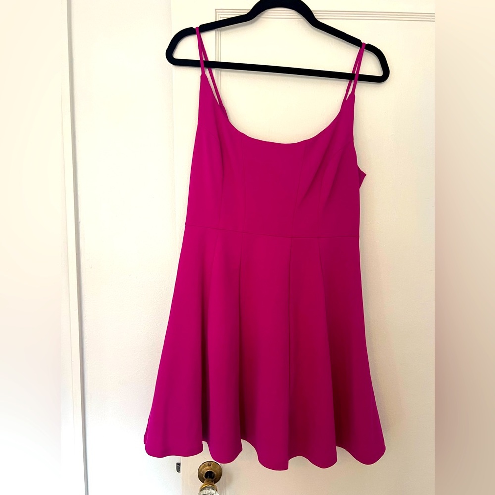 Beautiful mini dress w/ low back and zip